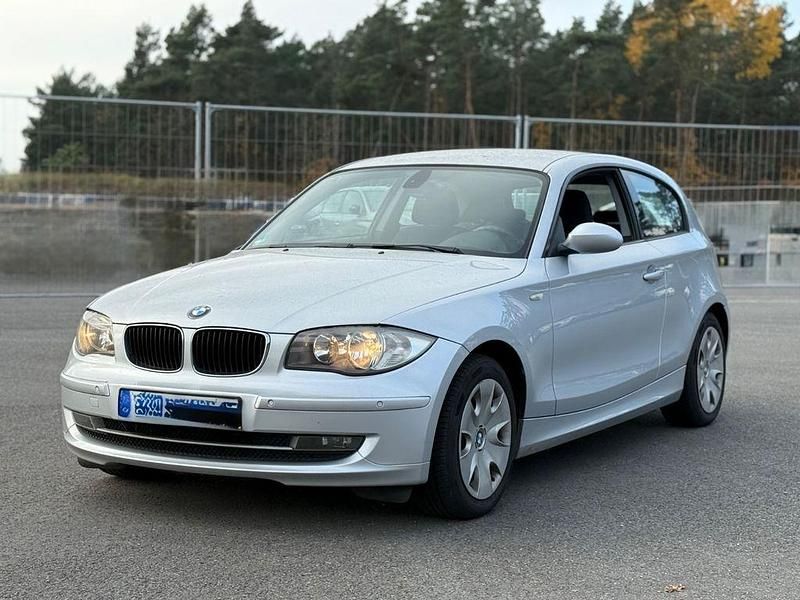 Silber Gebraucht 2007 BMW 118 Kleinwagen | 1.690 € (Guter Preis) - Bild 1/4