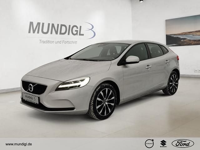 Silber Gebraucht 2019 Volvo V40 Momentum Kombi | 16.830 € (Guter Preis) - Bild 1/4
