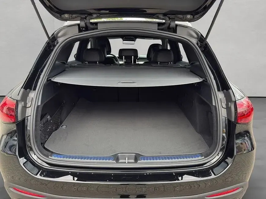 Gebraucht Mercedes GLC200 AMG 163 PS (119 kW) 2025 Schwarz SUV