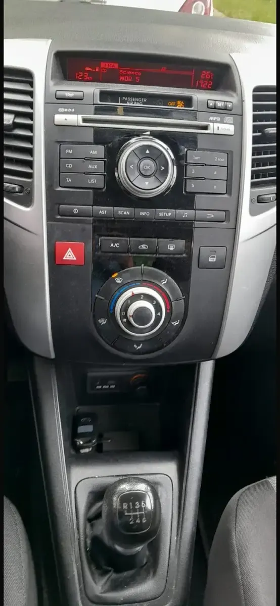 Gebraucht Kia Venga 128 PS (94 kW) 2012 Grau Kleinwagen