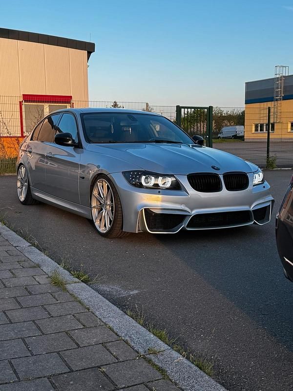 Używany BMW 320 Basis 184 KM (135 kW) 2010 Srebrny Sedan/Limuzyna