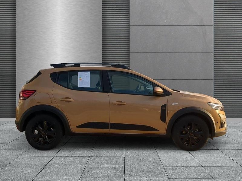 Neu Dacia Sandero Extreme 110 PS (80 kW) 2025 Safaribeige SUV