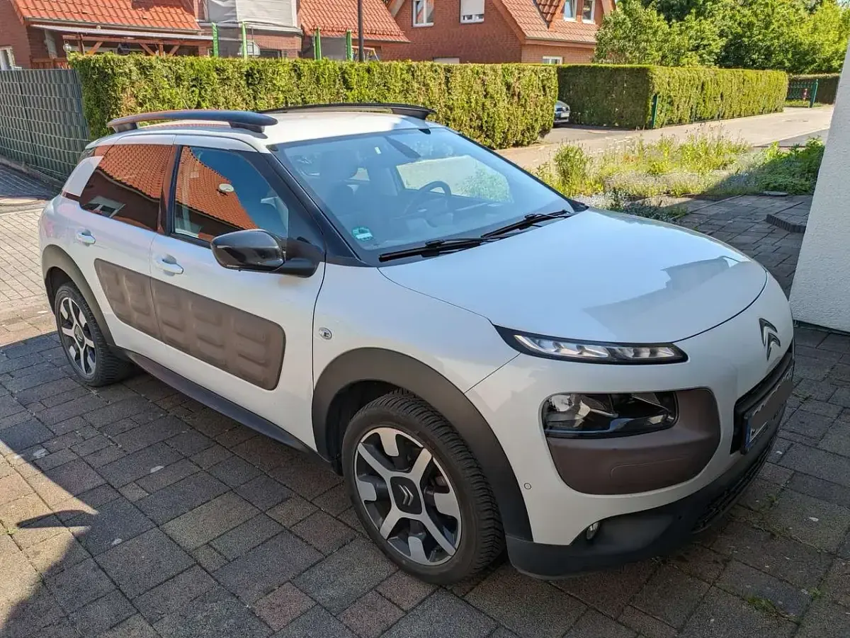 Gebraucht Citroën C4 Shine Edition 82 PS (60 kW) 2015 Weiß SUV
