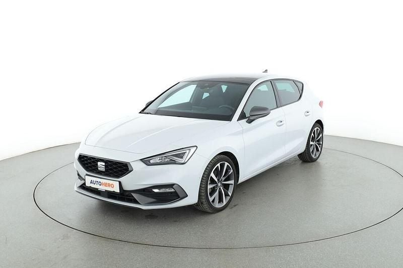 Weiß Gebraucht 2021 Seat Leon FR Limousine | 22.560 € (Fairer Preis) - Bild 1/3