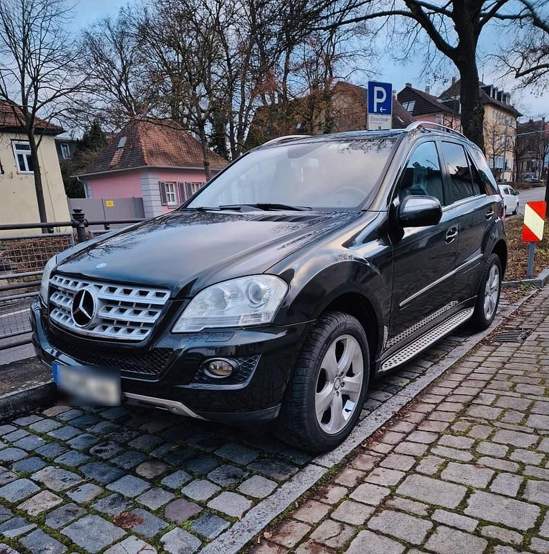 Gebraucht Mercedes ML350 231 PS (169 kW) 2010 Schwarz SUV