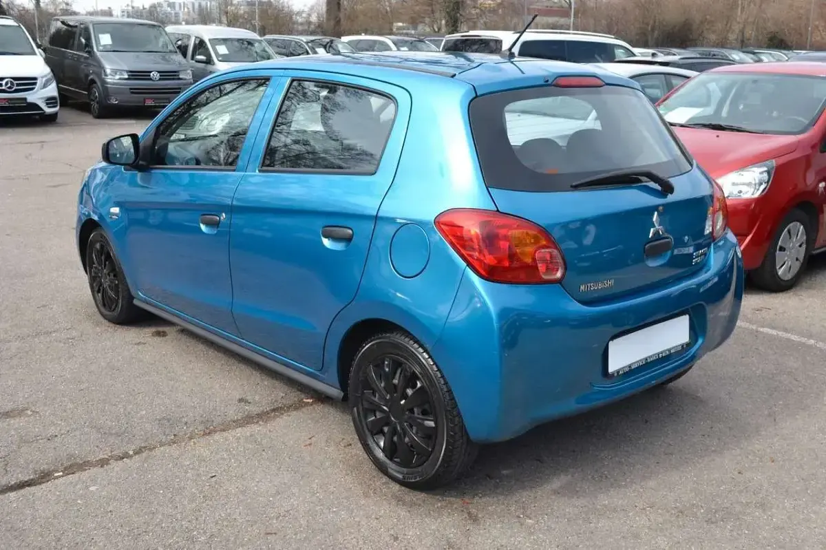 Gebraucht Mitsubishi Space Star Diamant Edition 71 PS (52 kW) 2015 Blau Limousine
