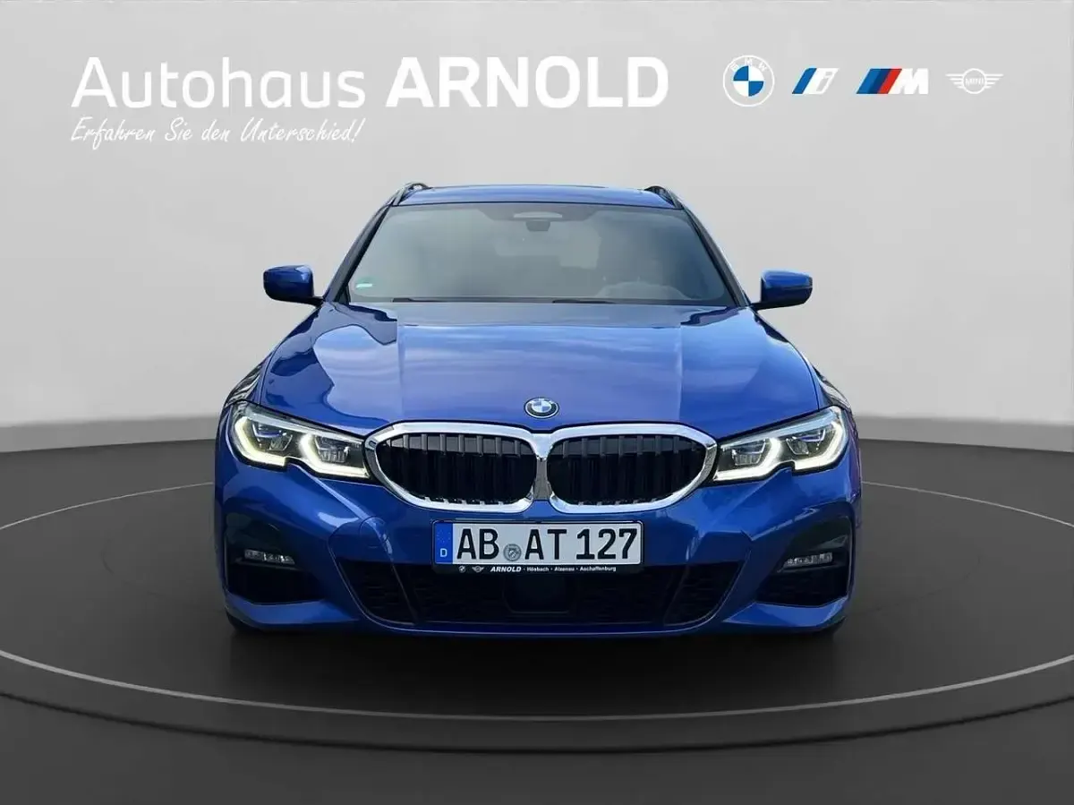 Gebraucht BMW 330 M Sport 265 PS (194 kW) 2020 Portimao blau Kombi