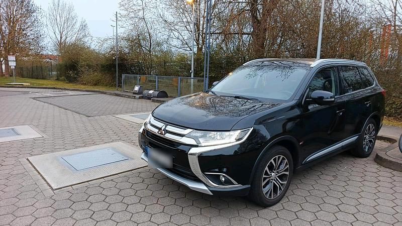 Gebraucht Mitsubishi Outlander 150 PS (110 kW) 2016 Schwarz SUV