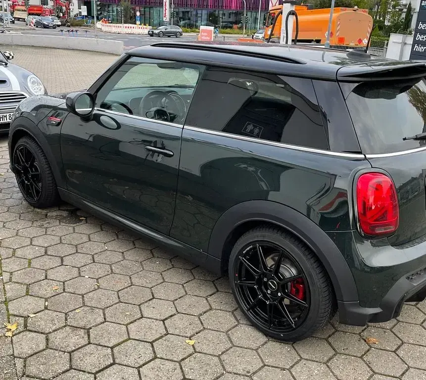 Gebraucht Mini John Cooper Works 231 PS (169 kW) 2021 Grün Kleinwagen