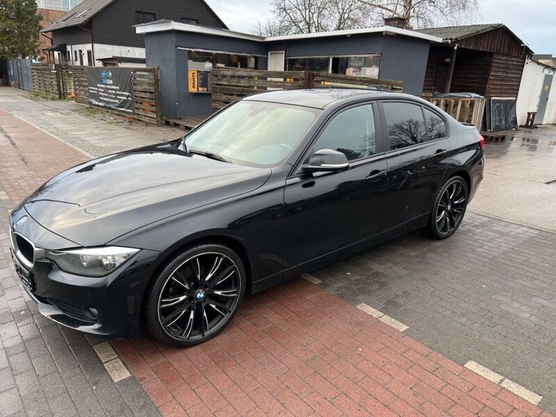 Gebraucht BMW 316 Sport Line 116 PS (85 kW) 2014 Schwarz Limousine