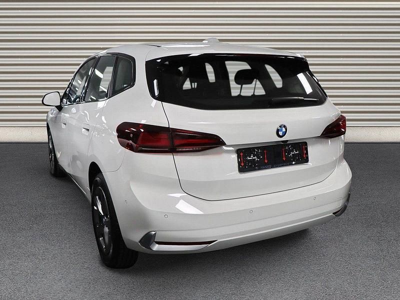Gebraucht BMW 218 Efficient Dynamics 136 PS (100 kW) 2022 Weiß Van / Kleinbus