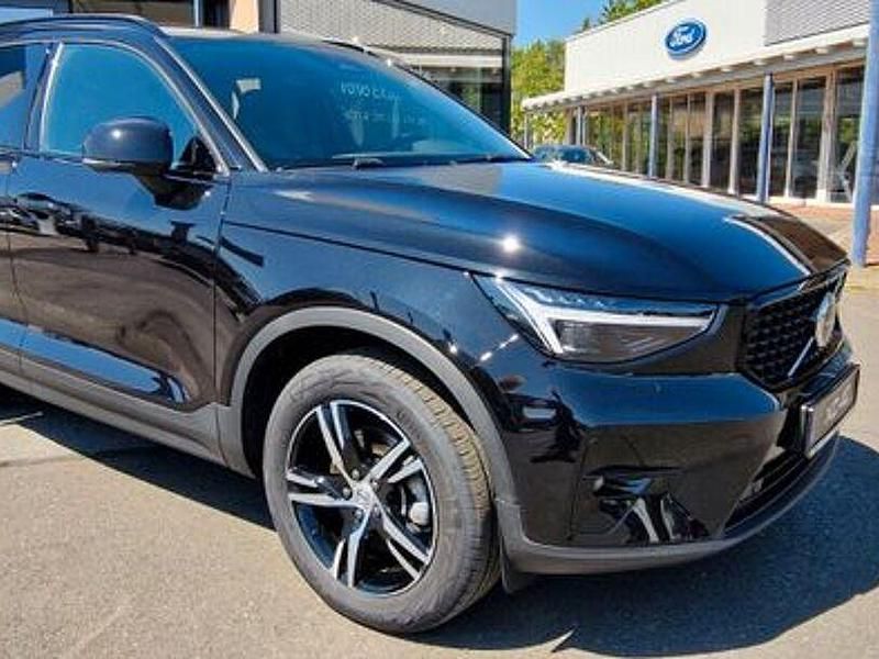 Gebraucht Volvo XC40 Plus 163 PS (119 kW) 2024 Onyx black / metallic SUV