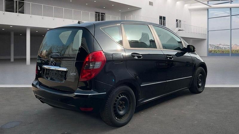 Gebraucht Mercedes A150 95 PS (69 kW) 2008 Kosmosschwarz Kleinwagen