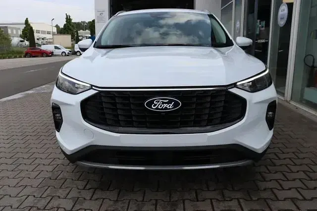 Gebraucht Ford Kuga Titanium 242 PS (177 kW) 2025 Frozen white SUV