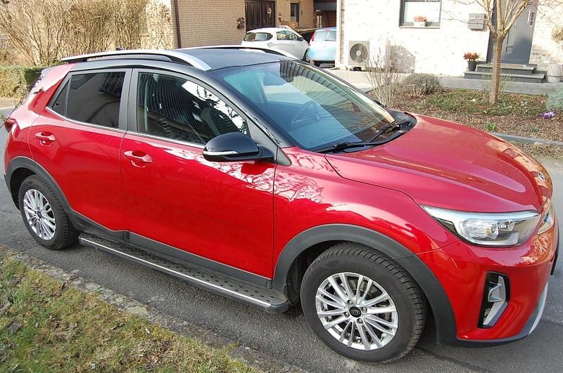 Gebraucht Kia Stonic DREAM-TEAM Edition 82 PS (60 kW) 2021 Rot SUV