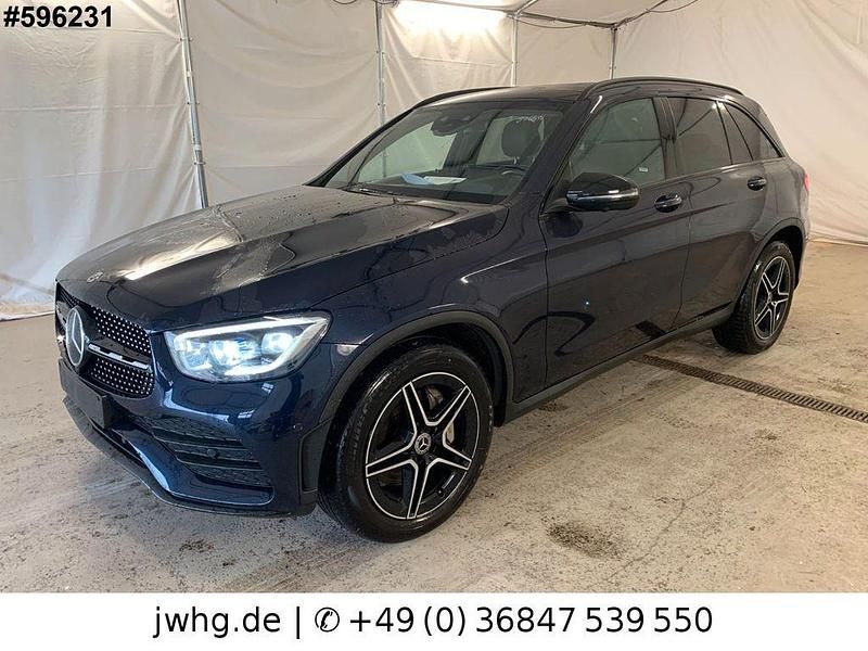 Blau Gebraucht 2020 Mercedes GLC300 AMG line SUV | 31.450 € (Fairer Preis) - Bild 1/4