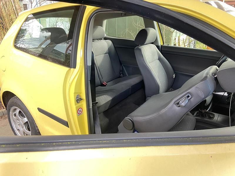 Gebraucht VW Polo 63 PS (46 kW) 2002 Gelb Kleinwagen