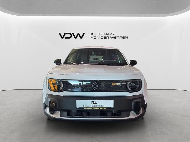 Nouă Renault 4 E-Tech Evolution 110 kW (150 CP) 2026 Alb SUV