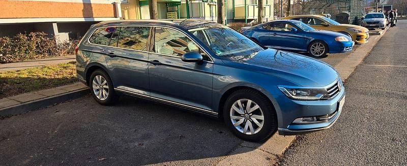 Gebraucht VW Passat 150 PS (110 kW) 2017 Blau Kombi
