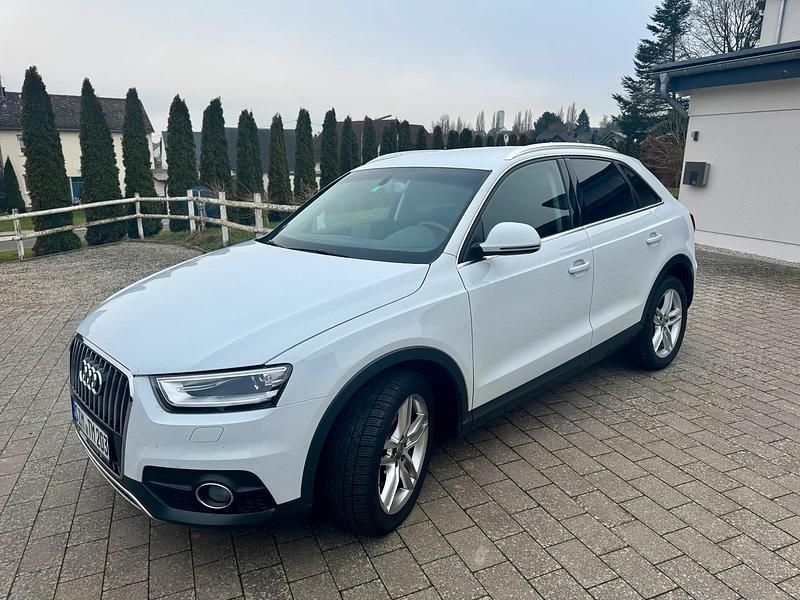 Weiß Gebraucht 2012 Audi Q3 SUV | 12.990 € (Fairer Preis) - Bild 1/4