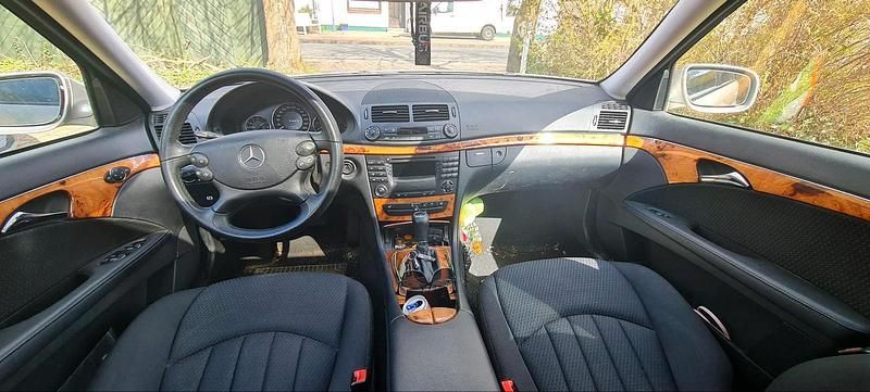 Gebraucht Mercedes E220 170 PS (125 kW) 2008 Silber Kombi