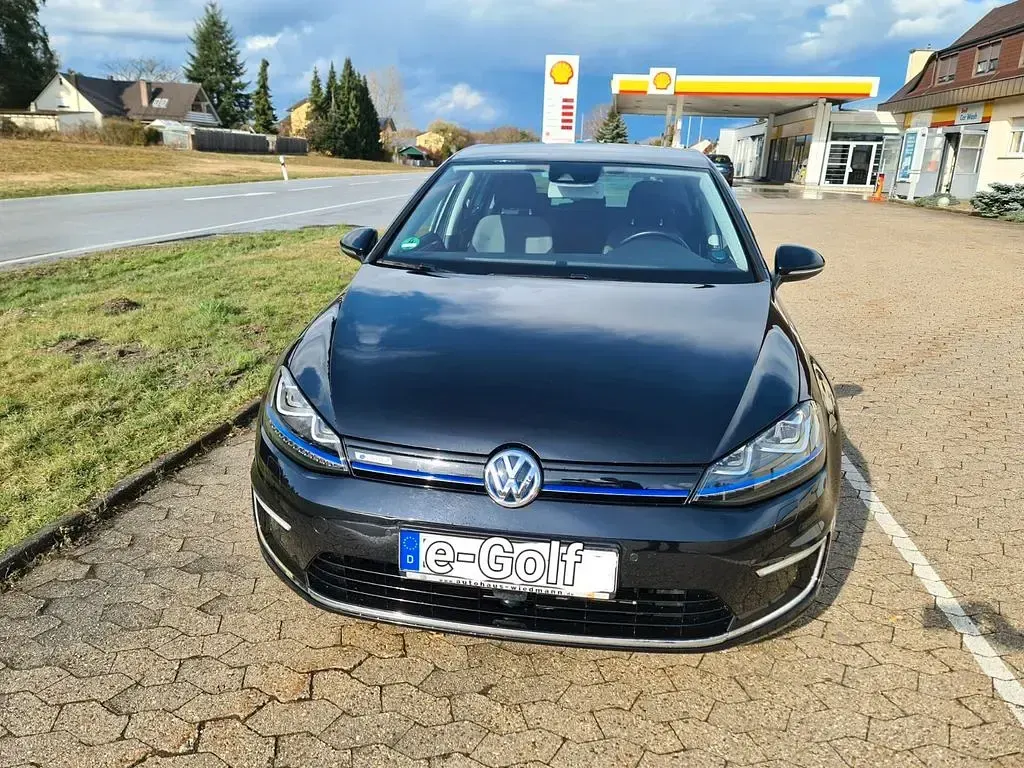 Gebraucht VW Golf VII 85 kW (116 PS) 2016 Schwarz Limousine