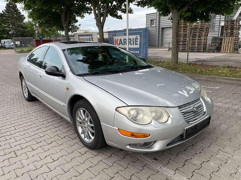 Usado Chrysler 300M 252 HP (185 kW) 2003 Cinzento Sedan