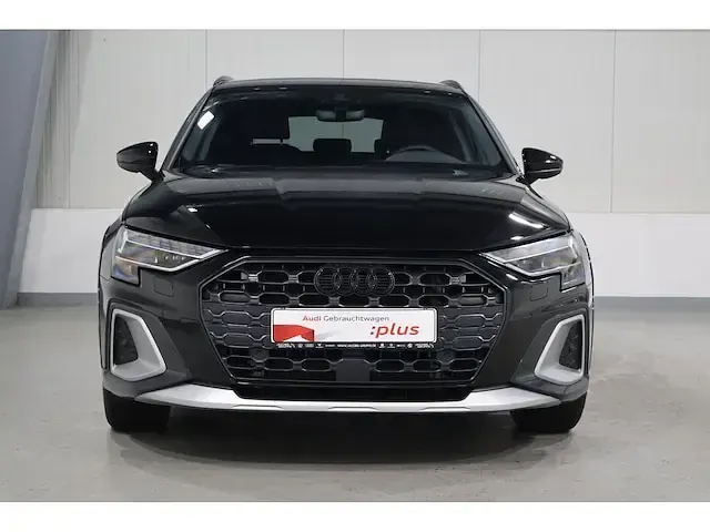 Gebraucht Audi A3 e-tron Ambiente 204 PS (150 kW) 2025 Mythosschwarz metallic Kleinwagen