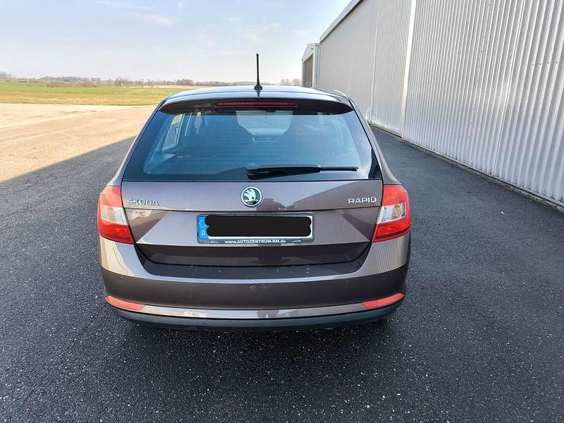 Gebraucht Skoda Rapid Style 116 PS (85 kW) 2015 Braun Kleinwagen
