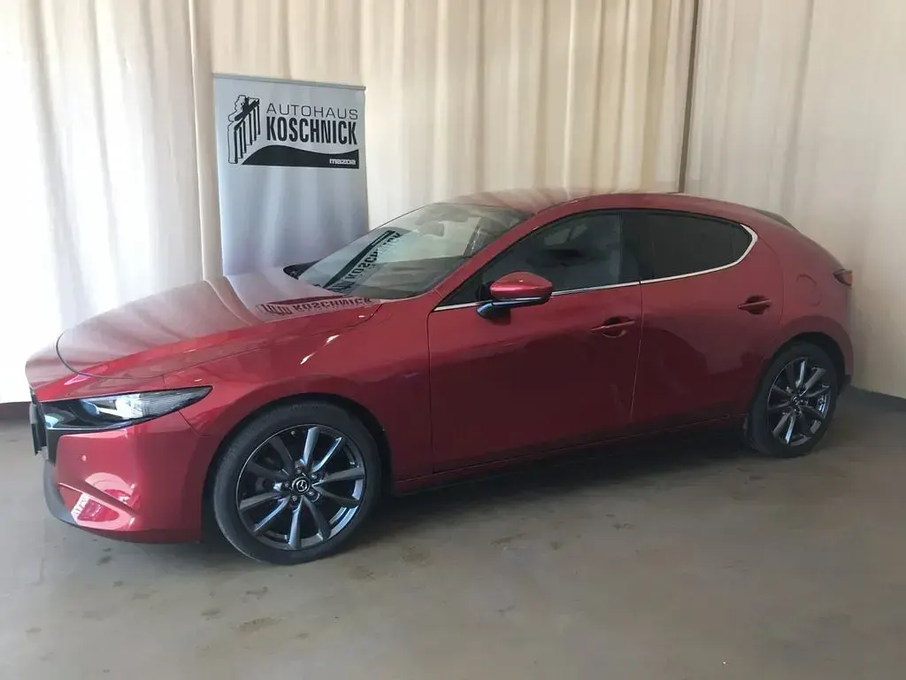 Gebraucht Mazda 3 Selection 186 PS (136 kW) 2022 Rot Limousine