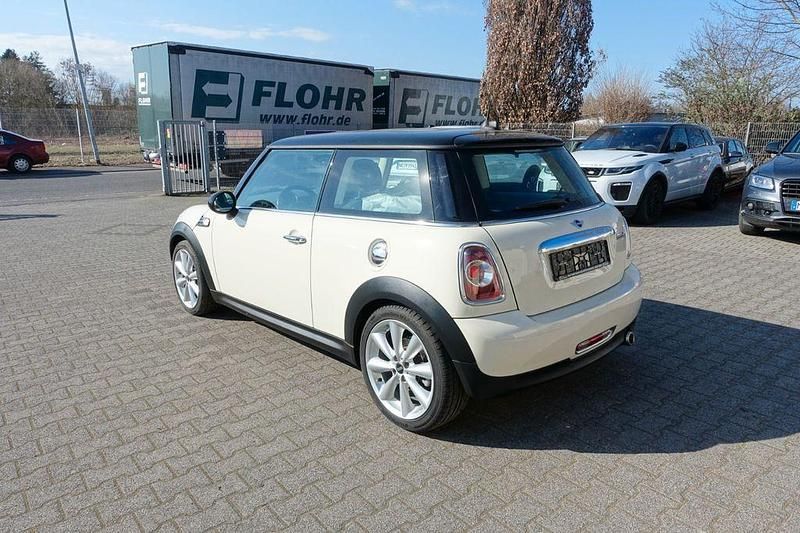Gebraucht Mini Cooper D 111 PS (81 kW) 2013 Weiß Kleinwagen