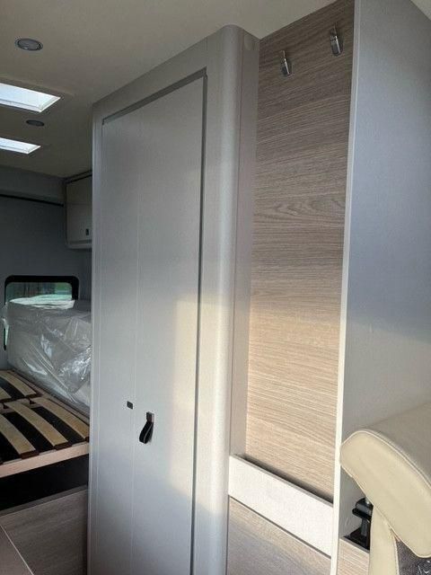 Gebraucht Ford Transit Nugget 131 PS (96 kW) 2024 Grey matter