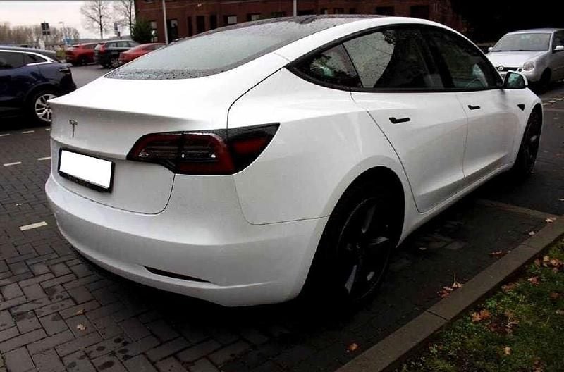 Gebraucht Tesla Model 3 RWD 239 kW (325 PS) 2022 Weiß Limousine