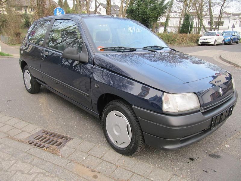 Gebraucht Renault Clio 54 PS (39 kW) 1991 Blau Kleinwagen
