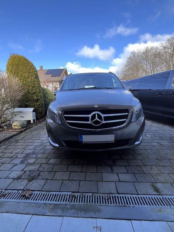 Gebraucht Mercedes V220 Edition 163 PS (119 kW) 2014 Grau Van / Kleinbus