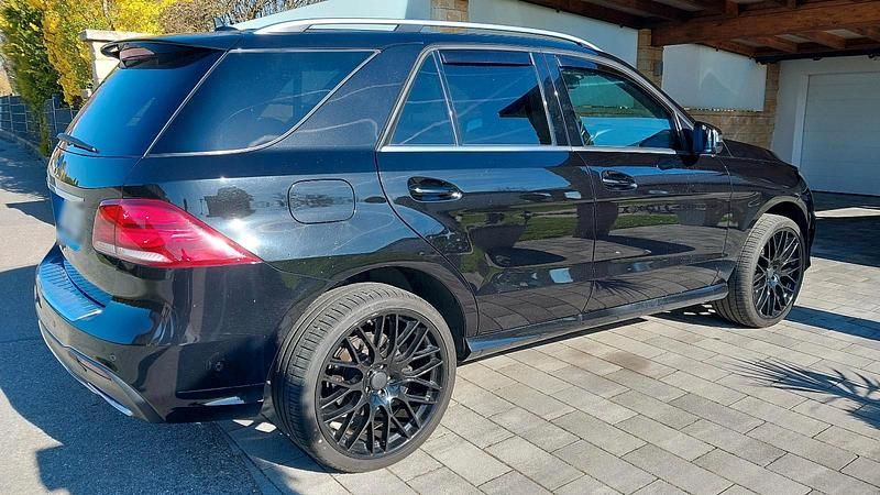 Gebraucht Mercedes GLE350 258 PS (189 kW) 2017 Schwarz SUV