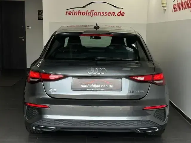 Gebraucht Audi A3 S-Line 150 PS (110 kW) 2023 Grau Limousine