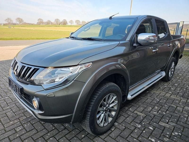 Gebraucht Mitsubishi L200 Plus 181 PS (133 kW) 2018 Grün Pickup