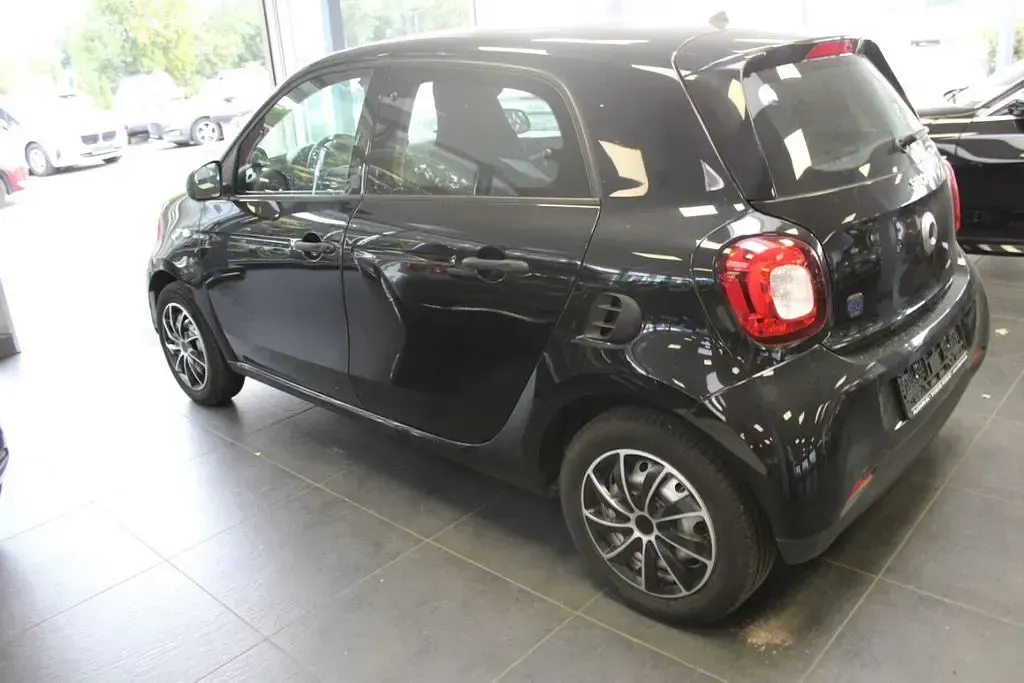 Gebraucht Smart ForFour Electric Drive 60 kW (82 PS) 2022 Schwarz Limousine