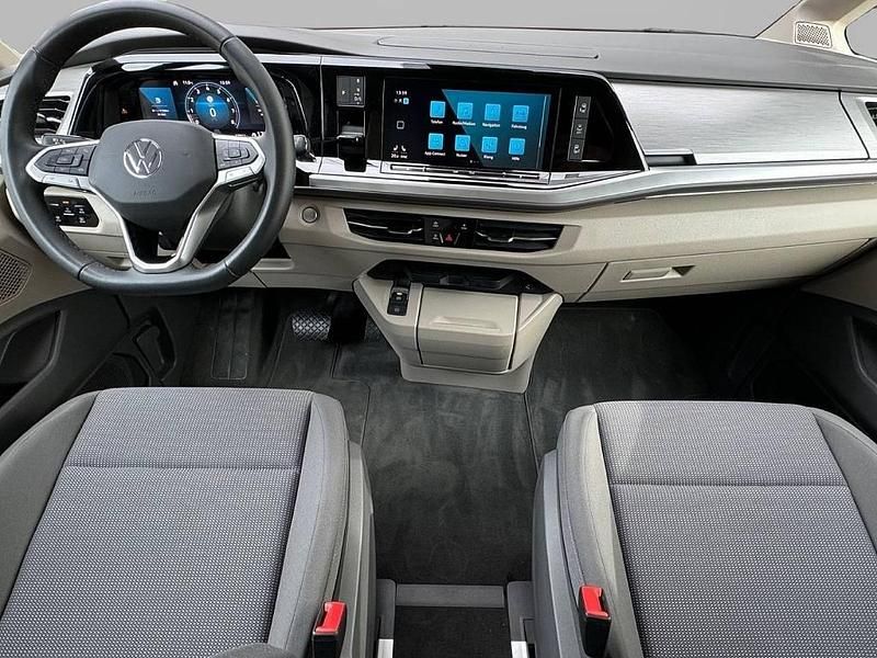 Gebraucht VW Multivan S 204 PS (150 kW) 2023 Rot Van