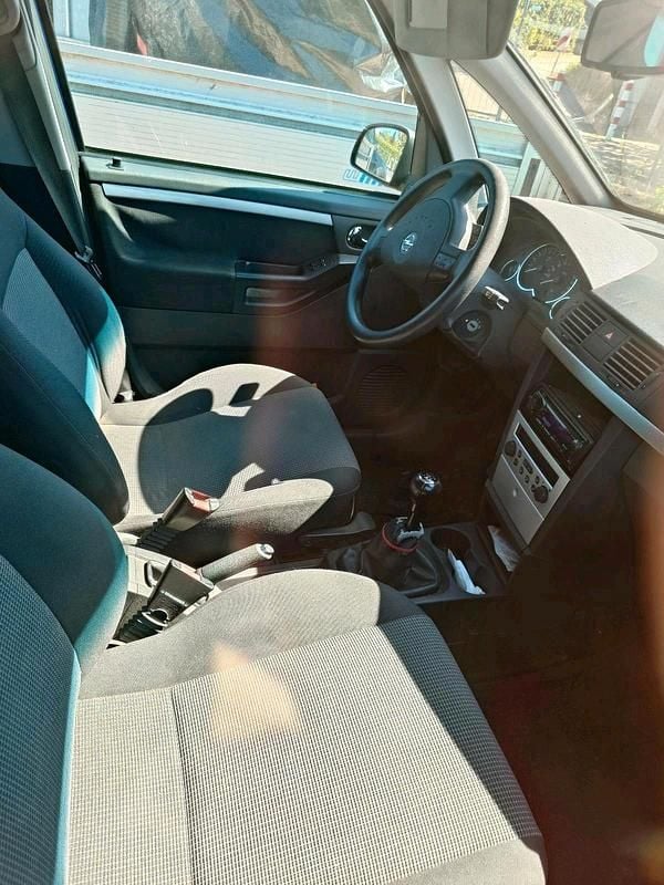 Second-hand Opel Meriva 101 CP (74 kW) 2003 Albastru Monovolum