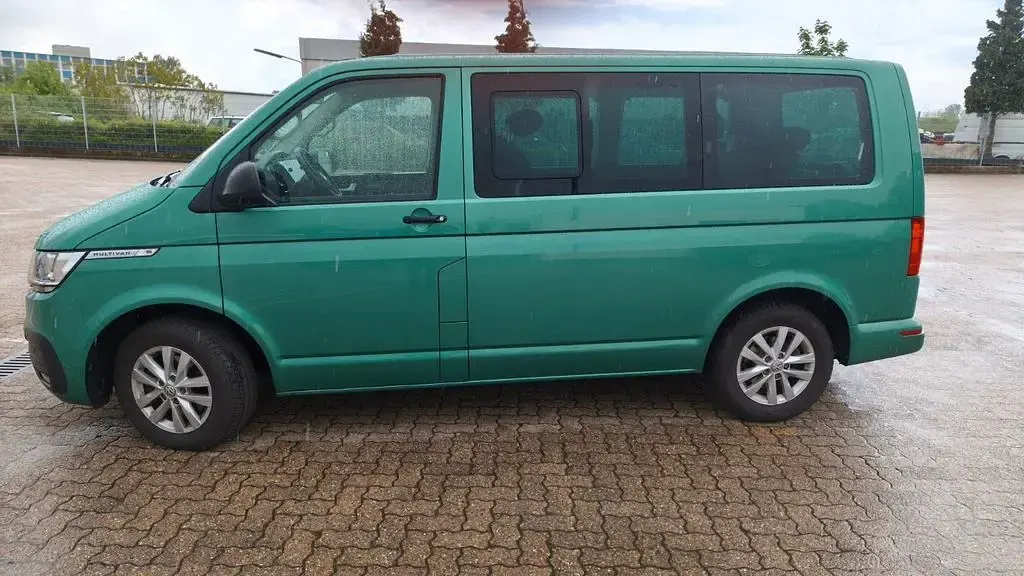 Gebraucht VW T6.1 Edition 150 PS (110 kW) 2022 Grün Van