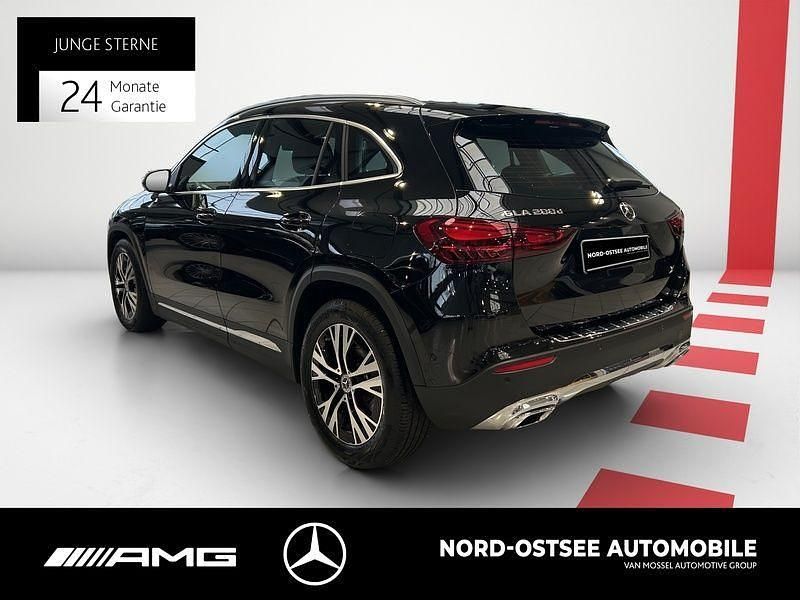Gebraucht Mercedes GLA200 Progressive 150 PS (110 kW) 2025 Metalliclack kosmosschwarz SUV