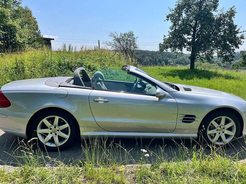 Gebraucht Mercedes SL350 245 PS (180 kW) 2003 Brillantsilber  metalliclack Cabrio