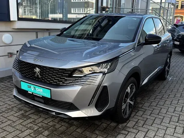 Gebraucht Peugeot 3008 Allure 131 PS (96 kW) 2023 Grau SUV