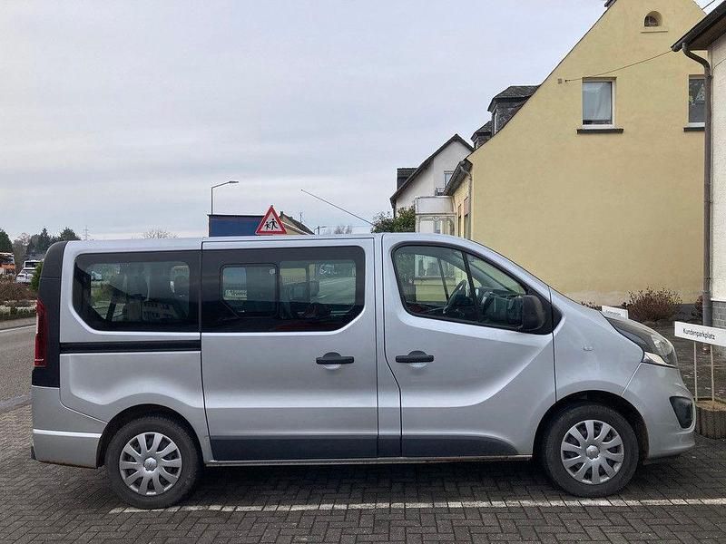 Gebraucht Opel Vivaro S 125 PS (91 kW) 2017 Silber Van / Kleinbus
