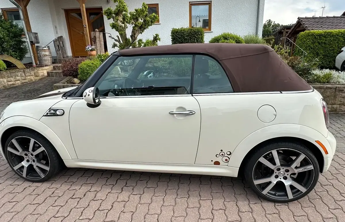 Used Mini Cooper Cabriolet 122 HP (89 kW) 2010 Beige Cabriolet