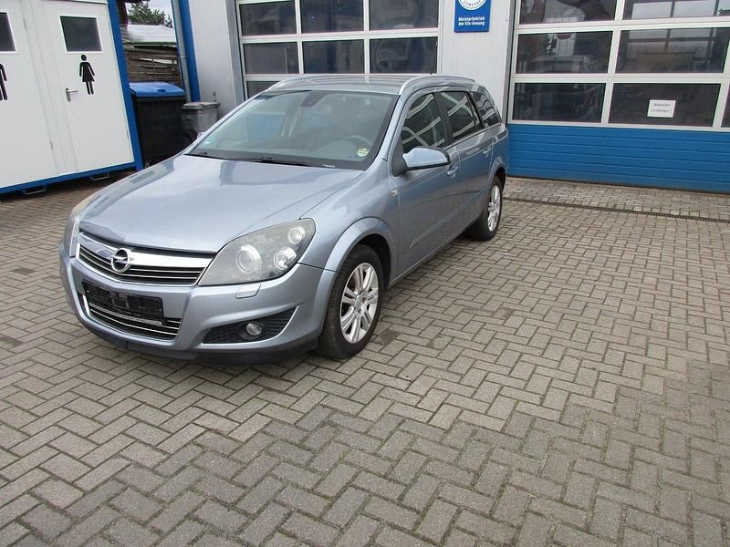 Gebraucht Opel Astra Innovation 115 PS (84 kW) 2009 Silber Kombi