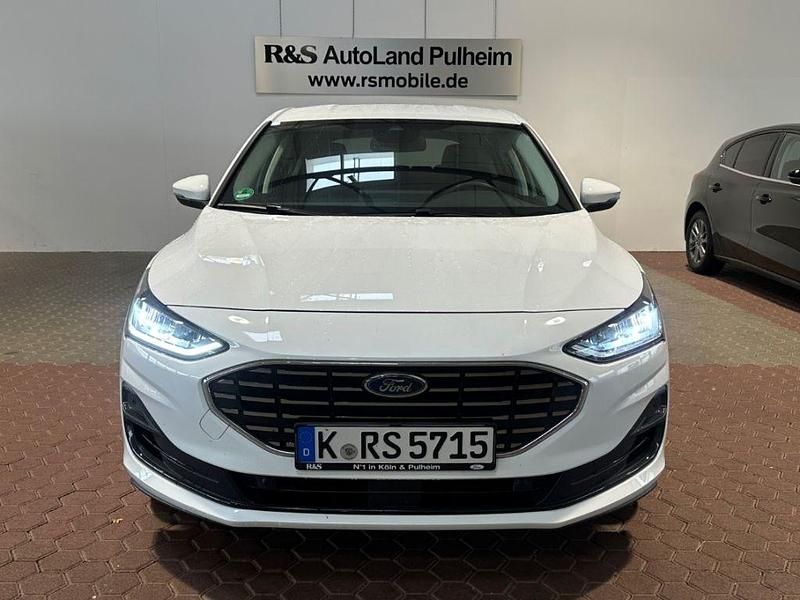 Gebraucht Ford Focus Titanium 125 PS (91 kW) 2022 Weiss Limousine