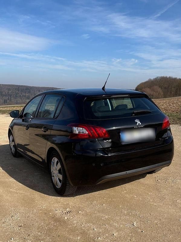 Gebraucht Peugeot 308 Active 82 PS (60 kW) 2013 Schwarz Limousine